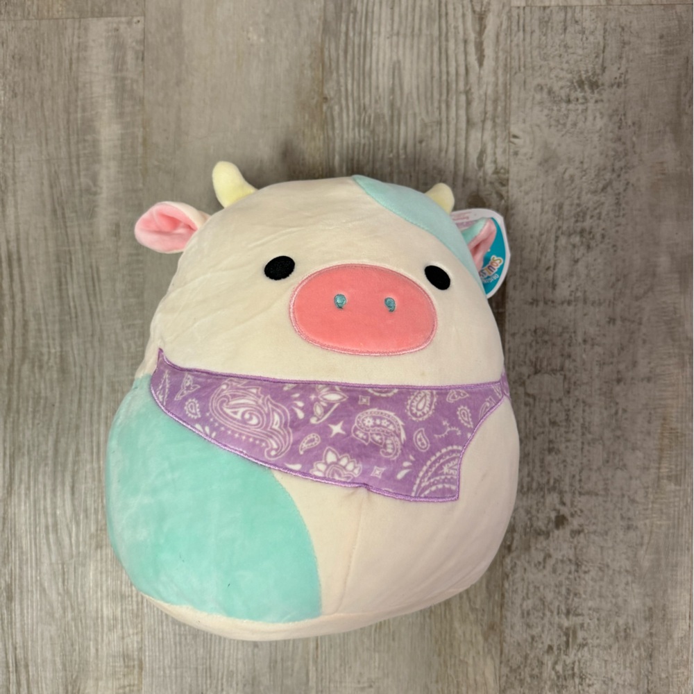 Belana cow squishmallow